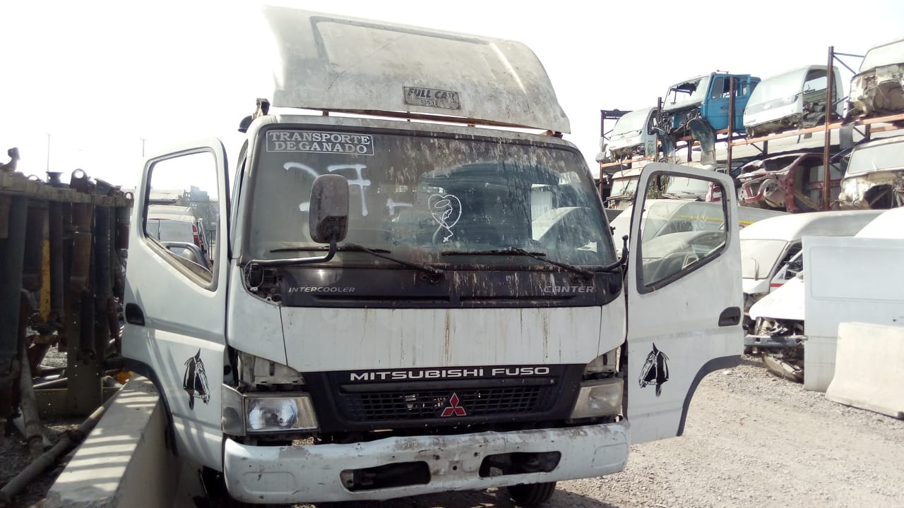  Mitsubishi CANTER  USADO